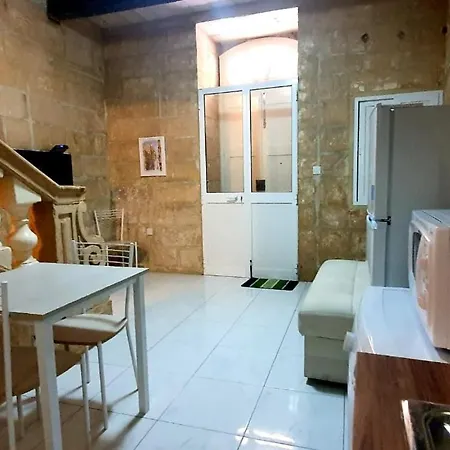 Lucia Townhouse Holiday home *